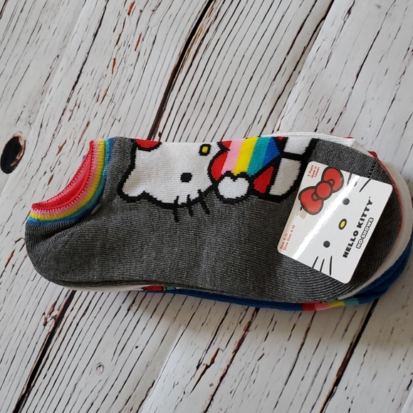 🆕️ SANRIO HELLO KITTY NO-SHOW SOCKS (5 PAIRS) 🎀 - Picture 3 of 8